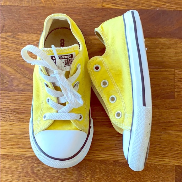 yellow converse toddler size